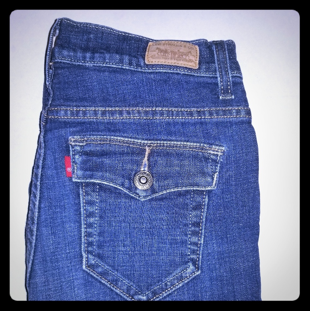 Levi's - Picture 2 of 6